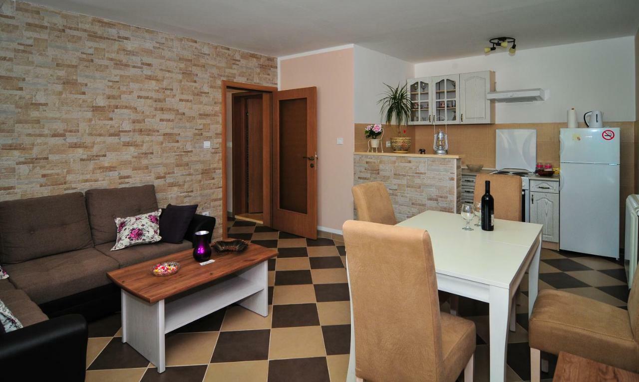 Apartment Elena Τίβατ Εξωτερικό φωτογραφία